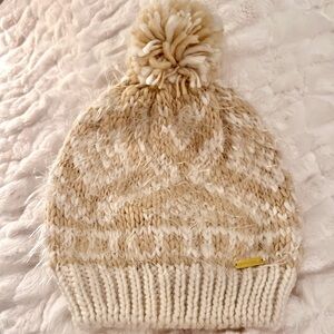 Steve Madden white and beige winter hat
